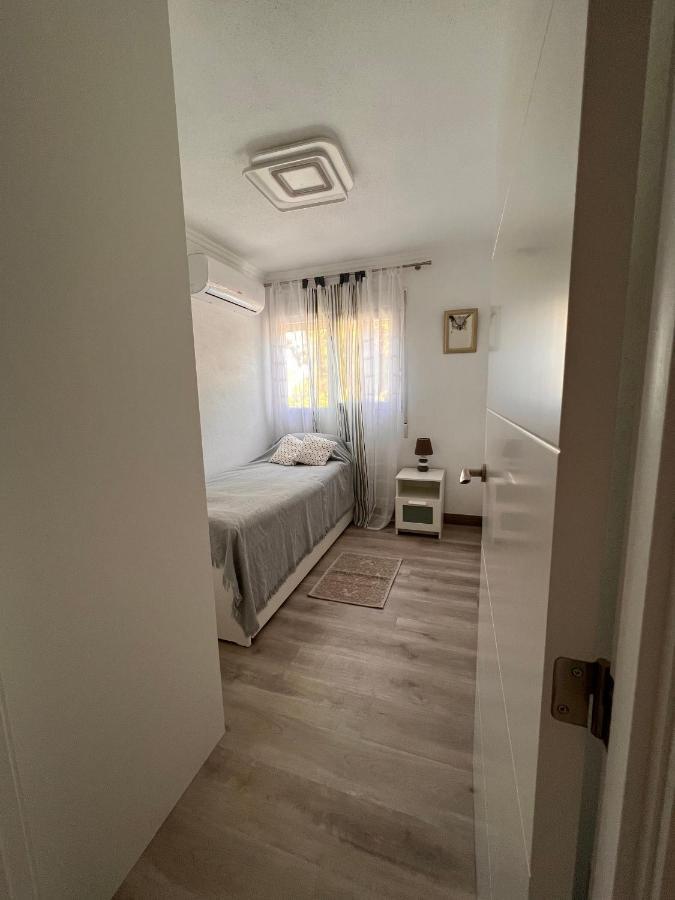 Orihuela Costa 3 Bdr Condo On La Zenia Beach With Patio Eksteriør billede